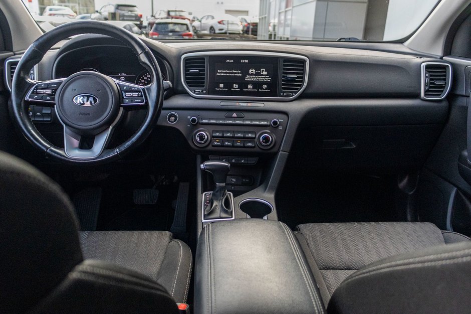 Kia Sportage EX TOIT AWD BLANC 55825KM 2022 1 PROPRIO PAS DE RECLAMATION AU CARFAX