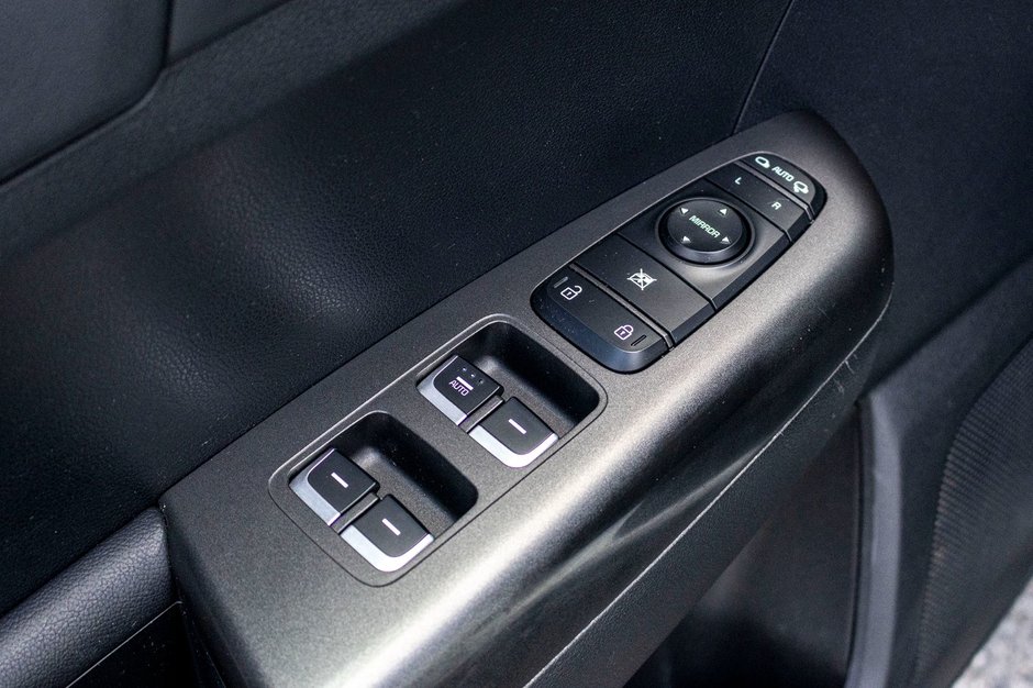 Kia Sportage EX TOIT AWD BLANC 55825KM 2022 1 PROPRIO PAS DE RECLAMATION AU CARFAX