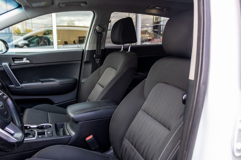 Kia Sportage EX TOIT AWD BLANC 55825KM 2022 1 PROPRIO PAS DE RECLAMATION AU CARFAX