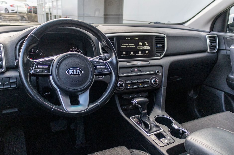 Kia Sportage EX TOIT AWD BLANC 55825KM 2022 1 PROPRIO PAS DE RECLAMATION AU CARFAX