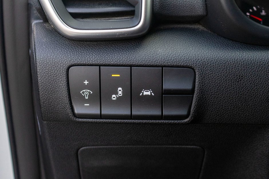 Kia Sportage EX TOIT AWD BLANC 55825KM 2022 1 PROPRIO PAS DE RECLAMATION AU CARFAX