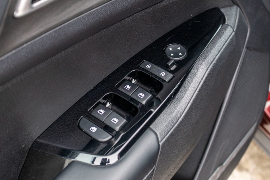 Kia Sportage X-LINE AWD CUIR 33360KM WOW 2023