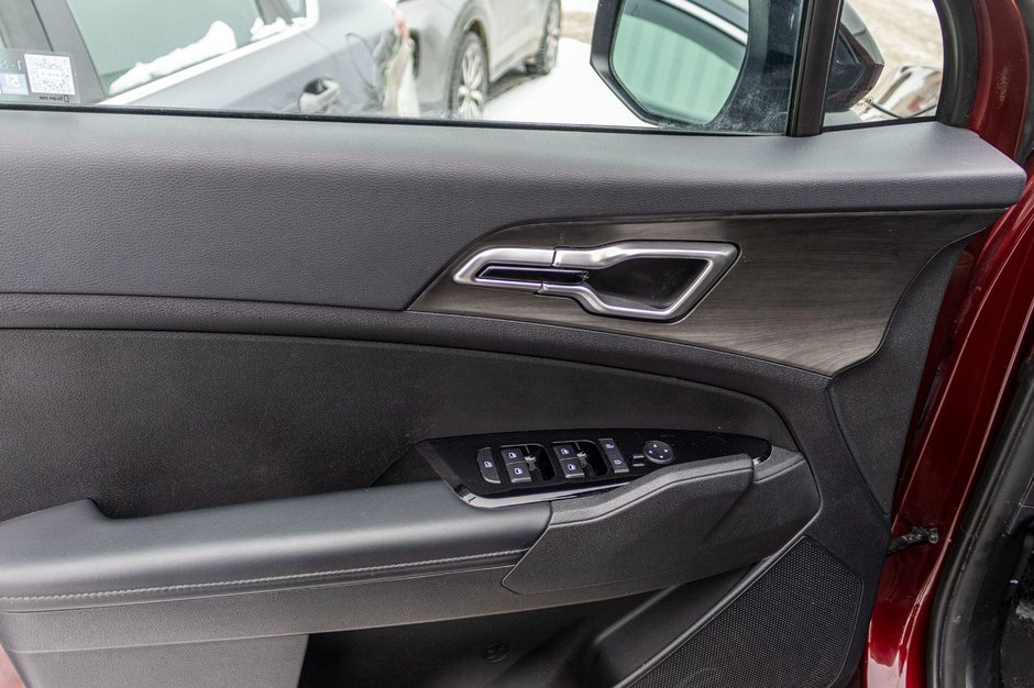 Kia Sportage X-LINE AWD CUIR 33360KM WOW 2023