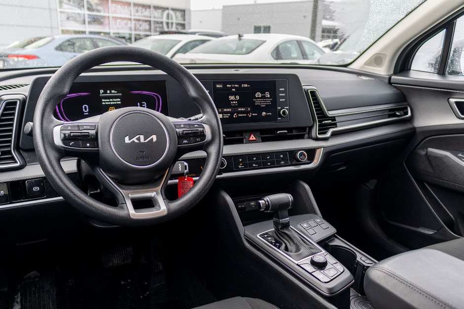 Kia Sportage LX AWD NOIR 18462KM 2023 PAS DE RECLAMATION AU CARFAX