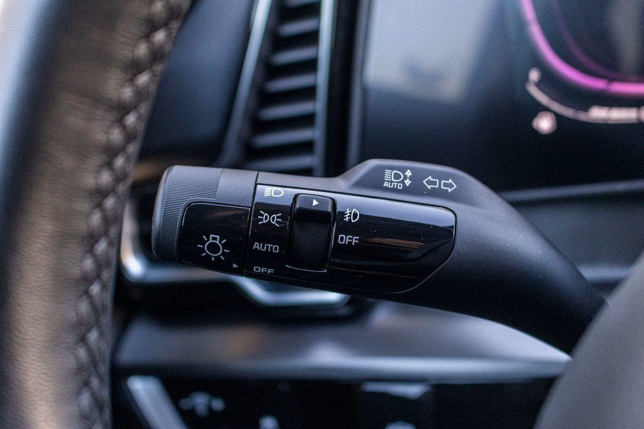 Kia Sportage EX AWD BLANC CUIR TOIT NAV 38001KM 2024 1 PROPRIO PAS DE RECLAMATION AU CARFAX