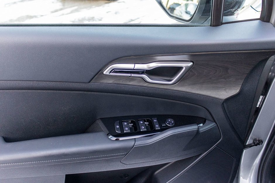 Kia Sportage X-LINE AWD GRIS CUIR NOIR 14564KM WOW 2024 1 PROPRIO PAS DE RECLAMATION AU CARFAX