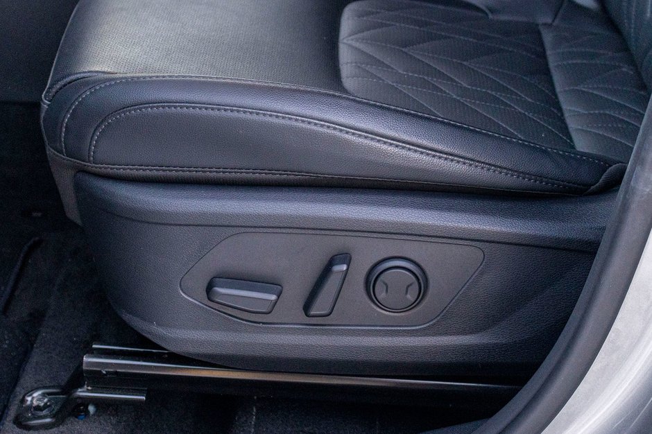 Kia Sportage X-LINE AWD GRIS CUIR NOIR 14564KM WOW 2024 1 PROPRIO PAS DE RECLAMATION AU CARFAX