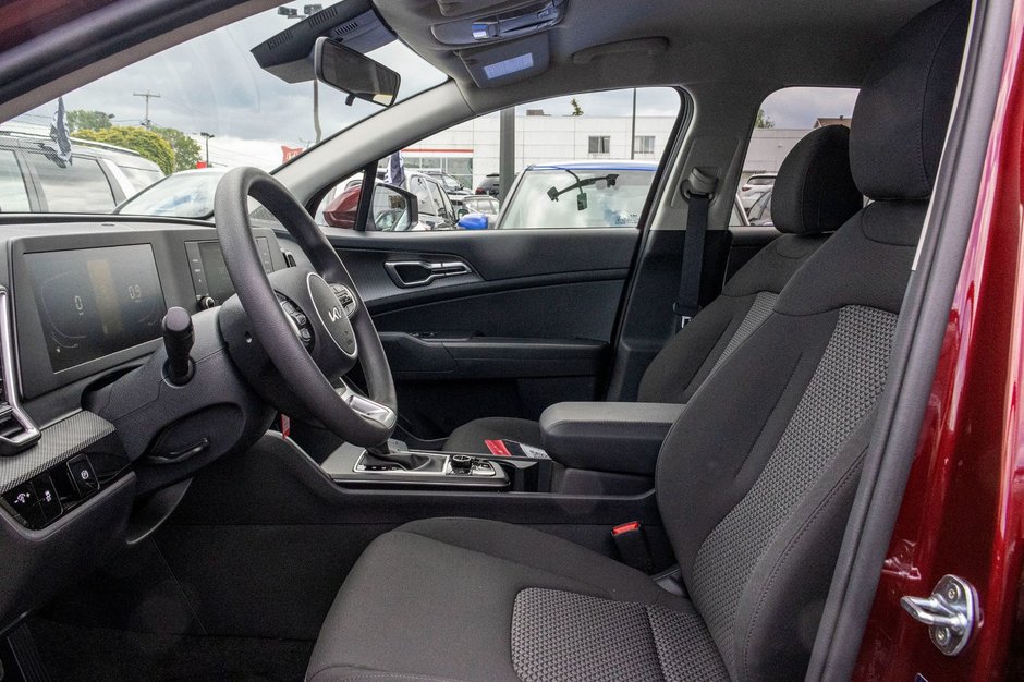 Kia Sportage LW AWD 1548KM WOW 2025 1 PROPRIO PAS DE RECLAMATION AU CARFAX
