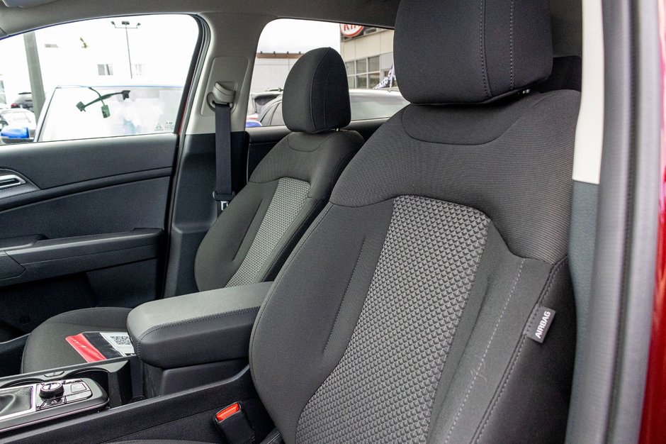 Kia Sportage LW AWD 1548KM WOW 2025 1 PROPRIO PAS DE RECLAMATION AU CARFAX