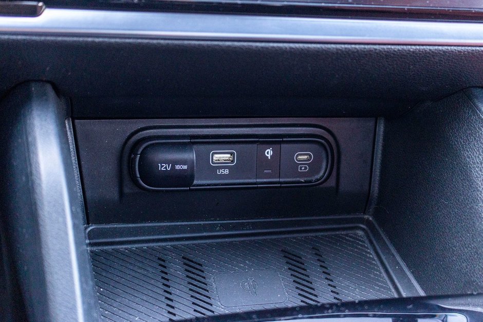 Kia Sportage EX PREMIUM BLANC CUIR ROUGE WOW 2025 PAS DE RECLAMATION AU CARFAX