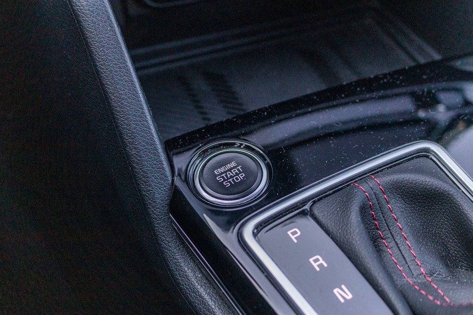 Kia Sportage EX PREMIUM BLANC CUIR ROUGE WOW 2025 PAS DE RECLAMATION AU CARFAX