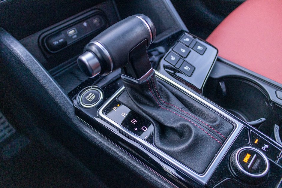 Kia Sportage EX PREMIUM BLANC CUIR ROUGE WOW 2025 PAS DE RECLAMATION AU CARFAX