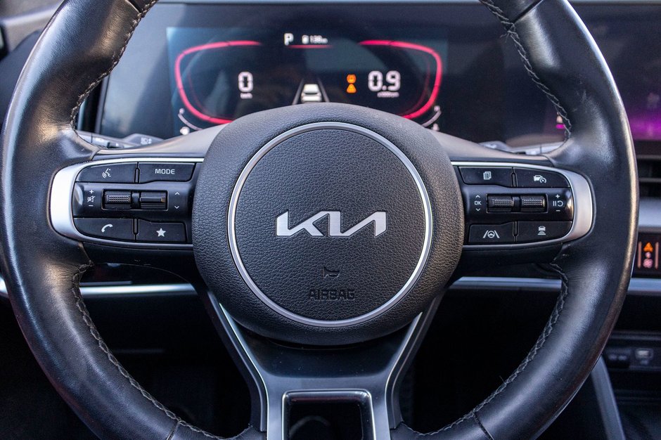 Kia Sportage EX PREMIUM BLANC CUIR ROUGE WOW 2025 PAS DE RECLAMATION AU CARFAX