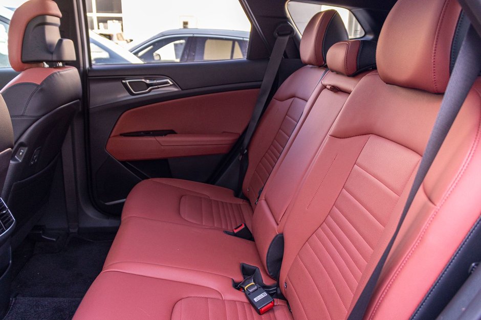 Kia Sportage EX PREMIUM BLANC CUIR ROUGE WOW 2025 PAS DE RECLAMATION AU CARFAX