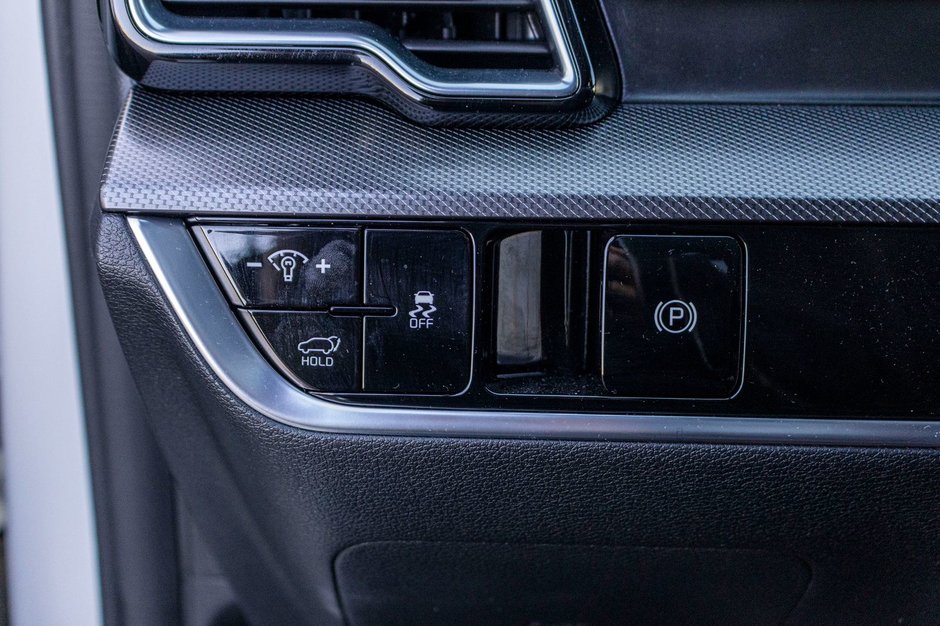 Kia Sportage EX PREMIUM BLANC CUIR ROUGE WOW 2025 PAS DE RECLAMATION AU CARFAX