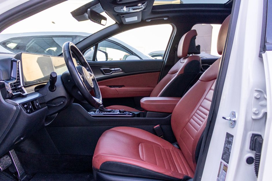 Kia Sportage EX PREMIUM BLANC CUIR ROUGE WOW 2025 PAS DE RECLAMATION AU CARFAX