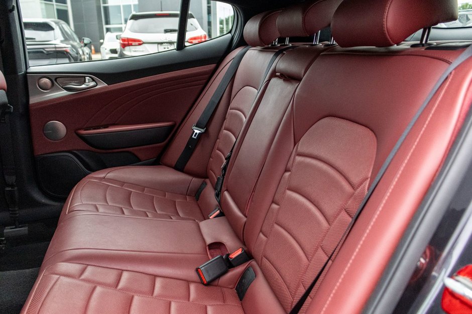 Kia Stinger GT ELITE RARE AWD CUIR ROUGE TOIT BAS KILO 2023