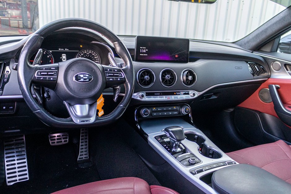 Kia Stinger EDITION SPECIALE  AWD GRIS CUIR ROUGE 2023 1 PROPRIO PAS DE RECLAMATION AU CARFAX