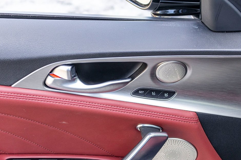 Kia Stinger EDITION SPECIALE  AWD GRIS CUIR ROUGE 2023 1 PROPRIO PAS DE RECLAMATION AU CARFAX