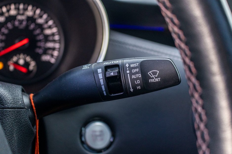 Kia Stinger EDITION SPECIALE  AWD GRIS CUIR ROUGE 2023 1 PROPRIO PAS DE RECLAMATION AU CARFAX