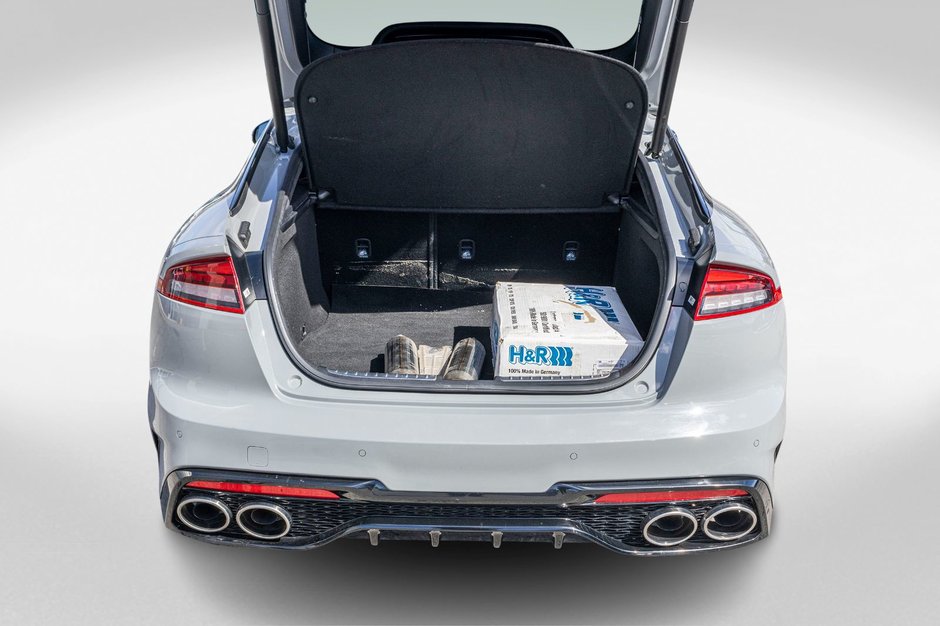 Kia Stinger EDITION SPECIALE  AWD GRIS CUIR ROUGE 2023 1 PROPRIO PAS DE RECLAMATION AU CARFAX