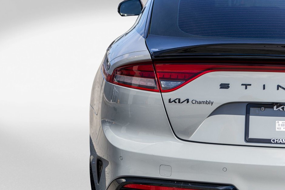 Kia Stinger EDITION SPECIALE  AWD GRIS CUIR ROUGE 2023 1 PROPRIO PAS DE RECLAMATION AU CARFAX