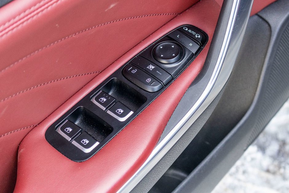 Kia Stinger EDITION SPECIALE  AWD GRIS CUIR ROUGE 2023 1 PROPRIO PAS DE RECLAMATION AU CARFAX