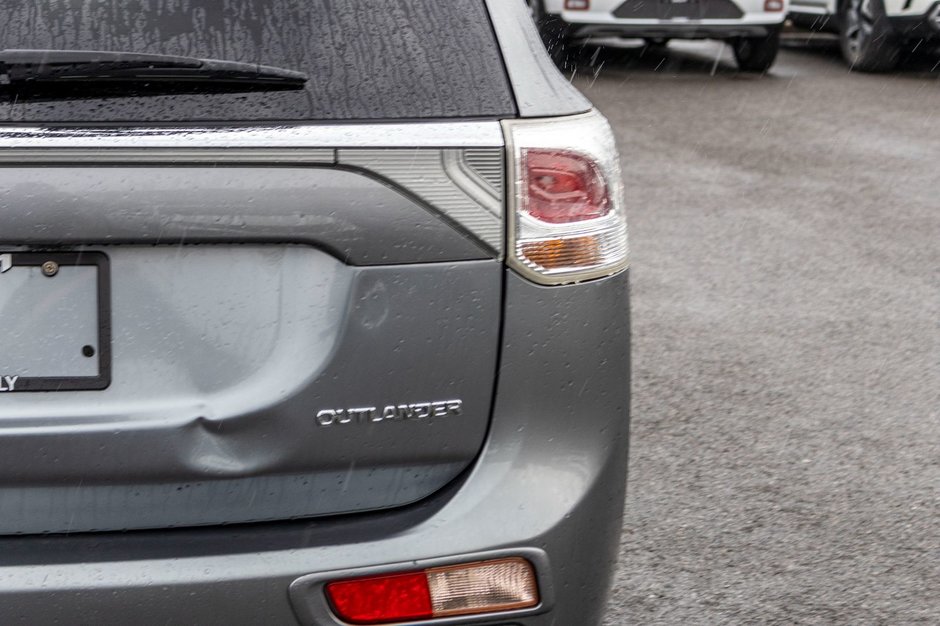 2015 Mitsubishi Outlander SE V6 AWD 7 PASSAGERS
