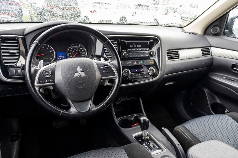 2015 Mitsubishi Outlander SE V6 AWD 7 PASSAGERS