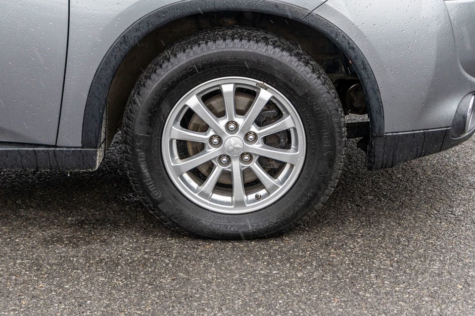 2015 Mitsubishi Outlander SE V6 AWD 7 PASSAGERS