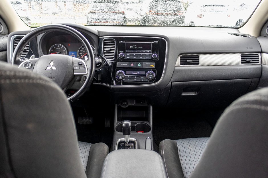 2015 Mitsubishi Outlander SE V6 AWD 7 PASSAGERS