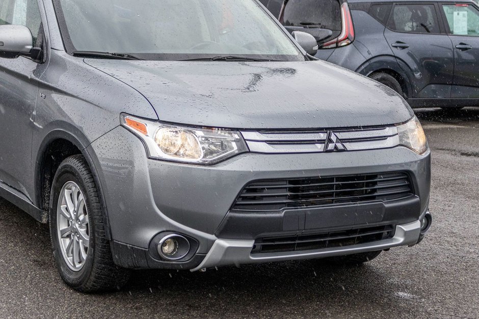 2015 Mitsubishi Outlander SE V6 AWD 7 PASSAGERS