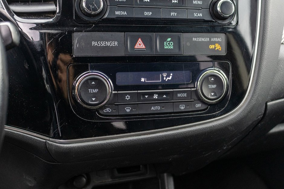 2015 Mitsubishi Outlander SE V6 AWD 7 PASSAGERS