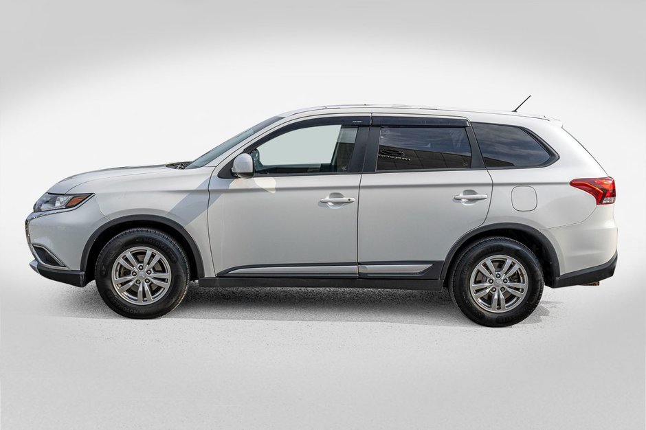 Mitsubishi Outlander ES 4CYL BLANC 83333KM 2016 1 PROPRIO PAS DE RECLAMTION AU CARFAX