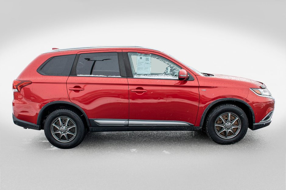 2017 Mitsubishi Outlander SE + AWD