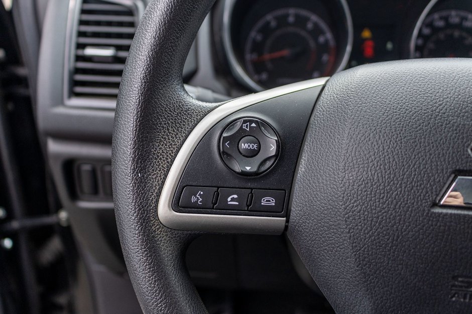 2023 Mitsubishi RVR ES AUTOM NOIR TRES BAS KILO 1 OWNER NO CARFAX CLAIM