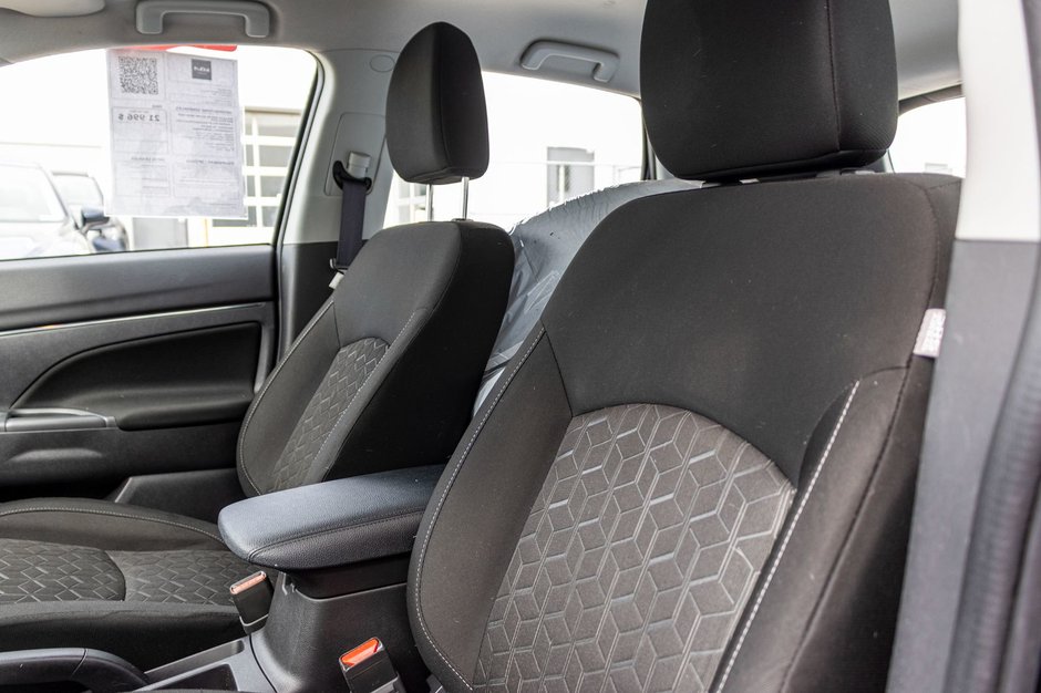 2023 Mitsubishi RVR ES AUTOM NOIR TRES BAS KILO 1 OWNER NO CARFAX CLAIM