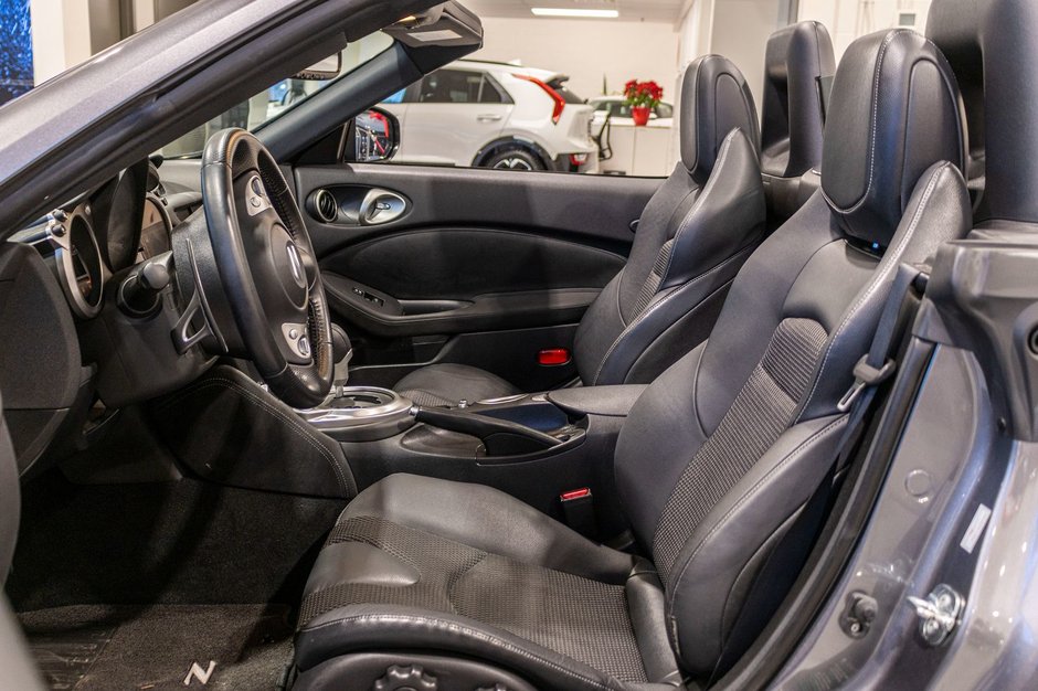 Nissan 370Z Roadster SPORT TOURING AUTOM NAV 2018 PAS DE RECLAMATIONA U CARFAX