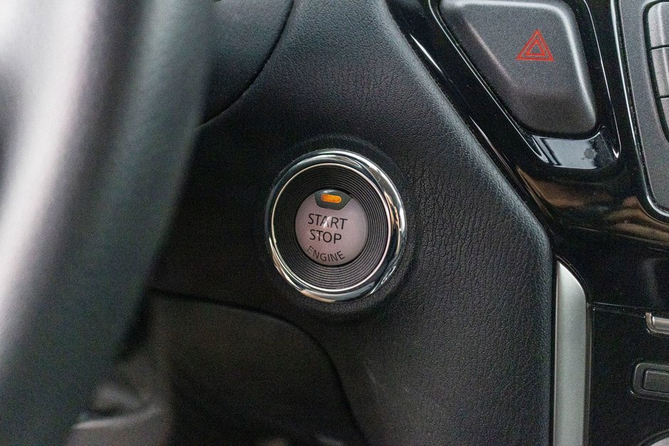 Nissan Pathfinder S AWD 7 PASSAGERS 2017 PAS DE RECLAMATION AU CARFAX