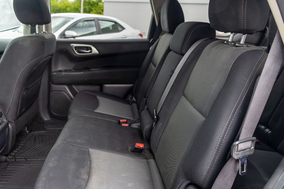 Nissan Pathfinder S AWD 7 PASSAGERS 2017 PAS DE RECLAMATION AU CARFAX