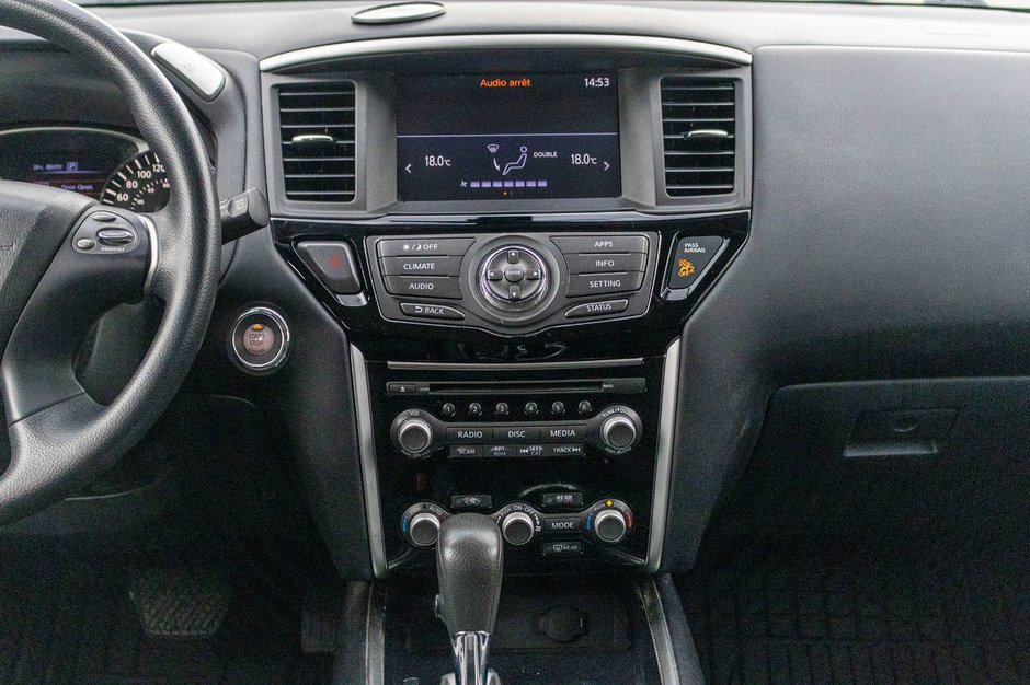Nissan Pathfinder S AWD 7 PASSAGERS 2017 PAS DE RECLAMATION AU CARFAX