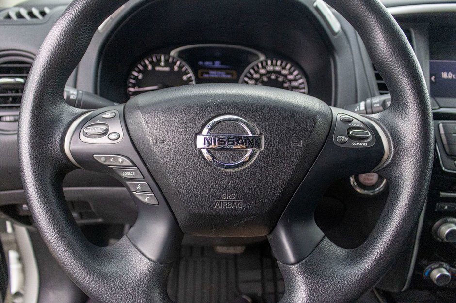Nissan Pathfinder S AWD 7 PASSAGERS 2017 PAS DE RECLAMATION AU CARFAX
