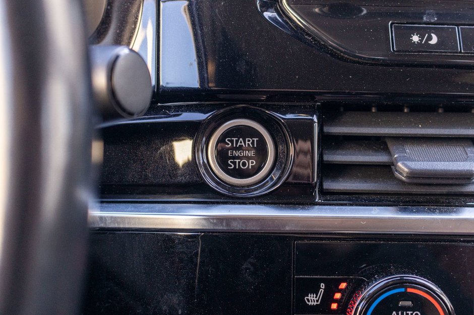 2023 Nissan Pathfinder PLATINUM AWD BLANC CUIR BRUN TOIT NO CARFAX CLAIM