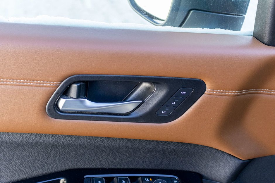 2023 Nissan Pathfinder PLATINUM AWD BLANC CUIR BRUN TOIT NO CARFAX CLAIM