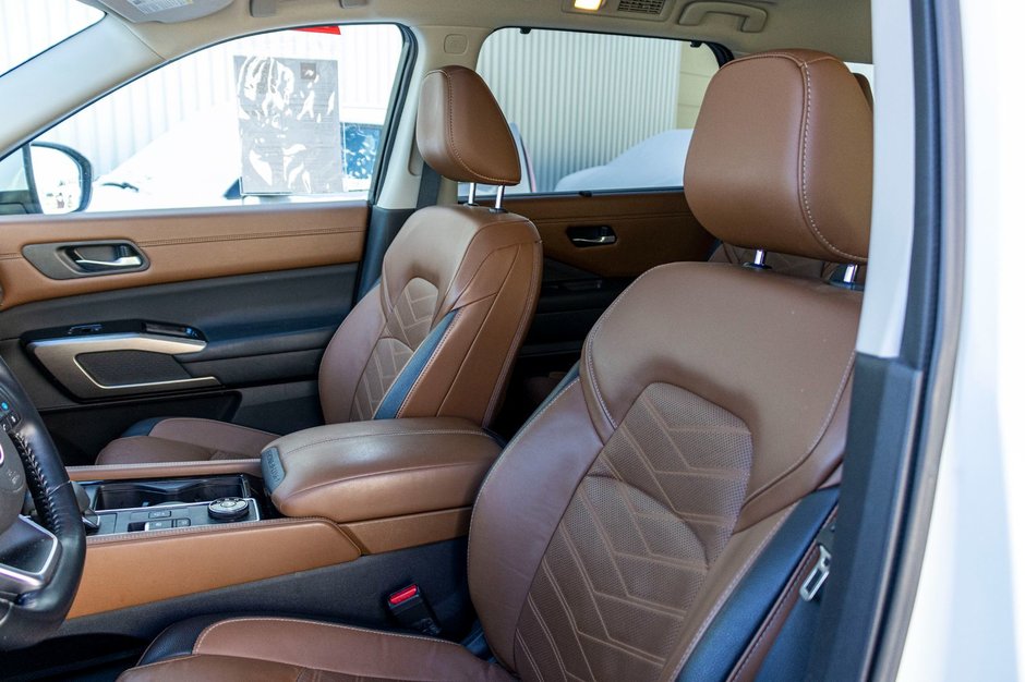 2023 Nissan Pathfinder PLATINUM AWD BLANC CUIR BRUN TOIT NO CARFAX CLAIM