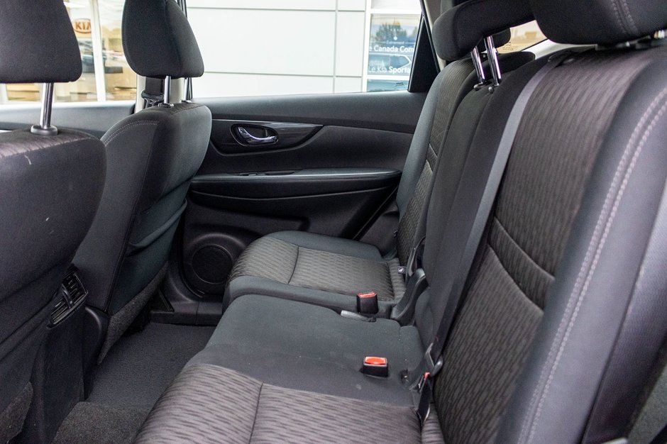 Nissan Rogue S AUTOM A/C CAMERA BAS KILO 2017 PAS DE RECLAMATION AU CARFAX