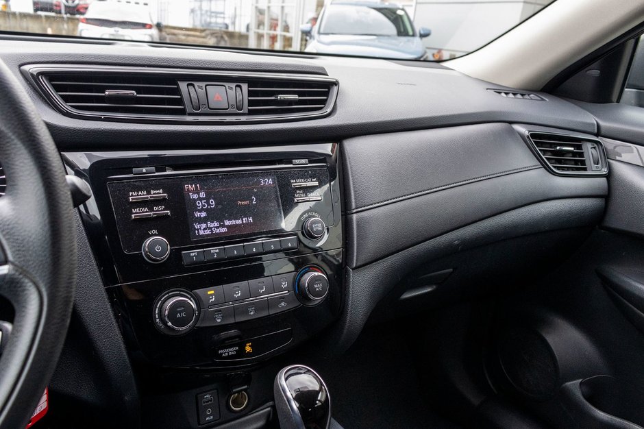 Nissan Rogue S AUTOM A/C CAMERA BAS KILO 2017 PAS DE RECLAMATION AU CARFAX