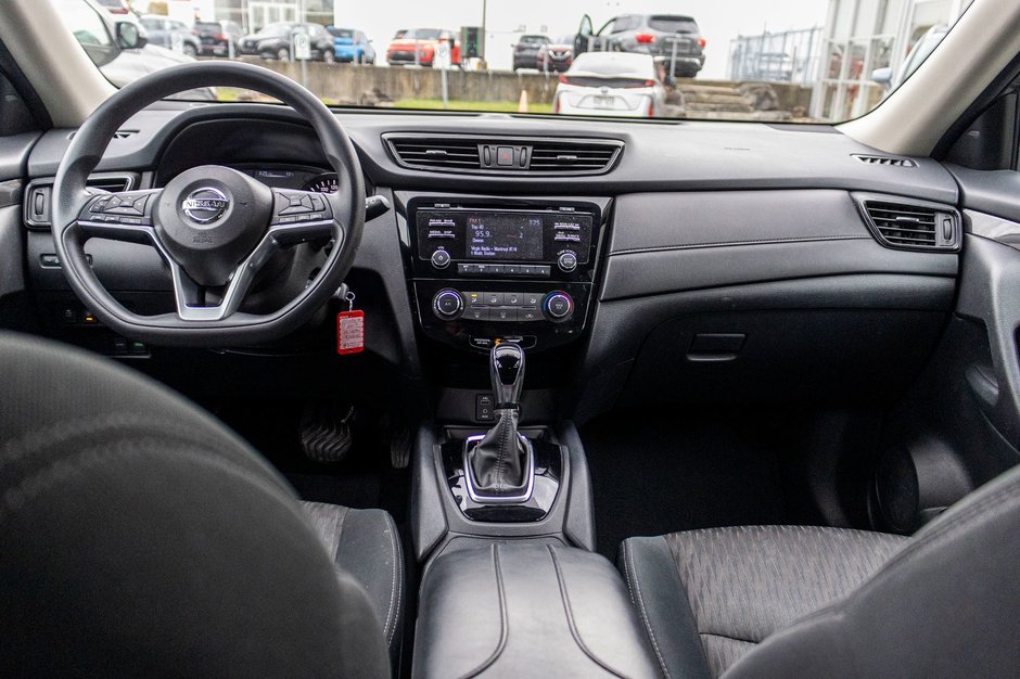 Nissan Rogue S AUTOM A/C CAMERA BAS KILO 2017 PAS DE RECLAMATION AU CARFAX