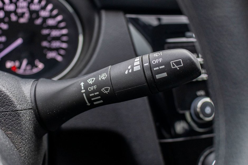 Nissan Rogue S AUTOM A/C CAMERA BAS KILO 2017 PAS DE RECLAMATION AU CARFAX