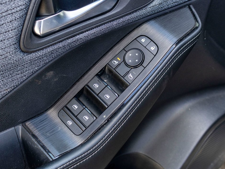 Nissan Rogue SV AWD TOIT 26672KM 2023 1 PROPRIO PAS DE RECLAMATION AU CARFAX